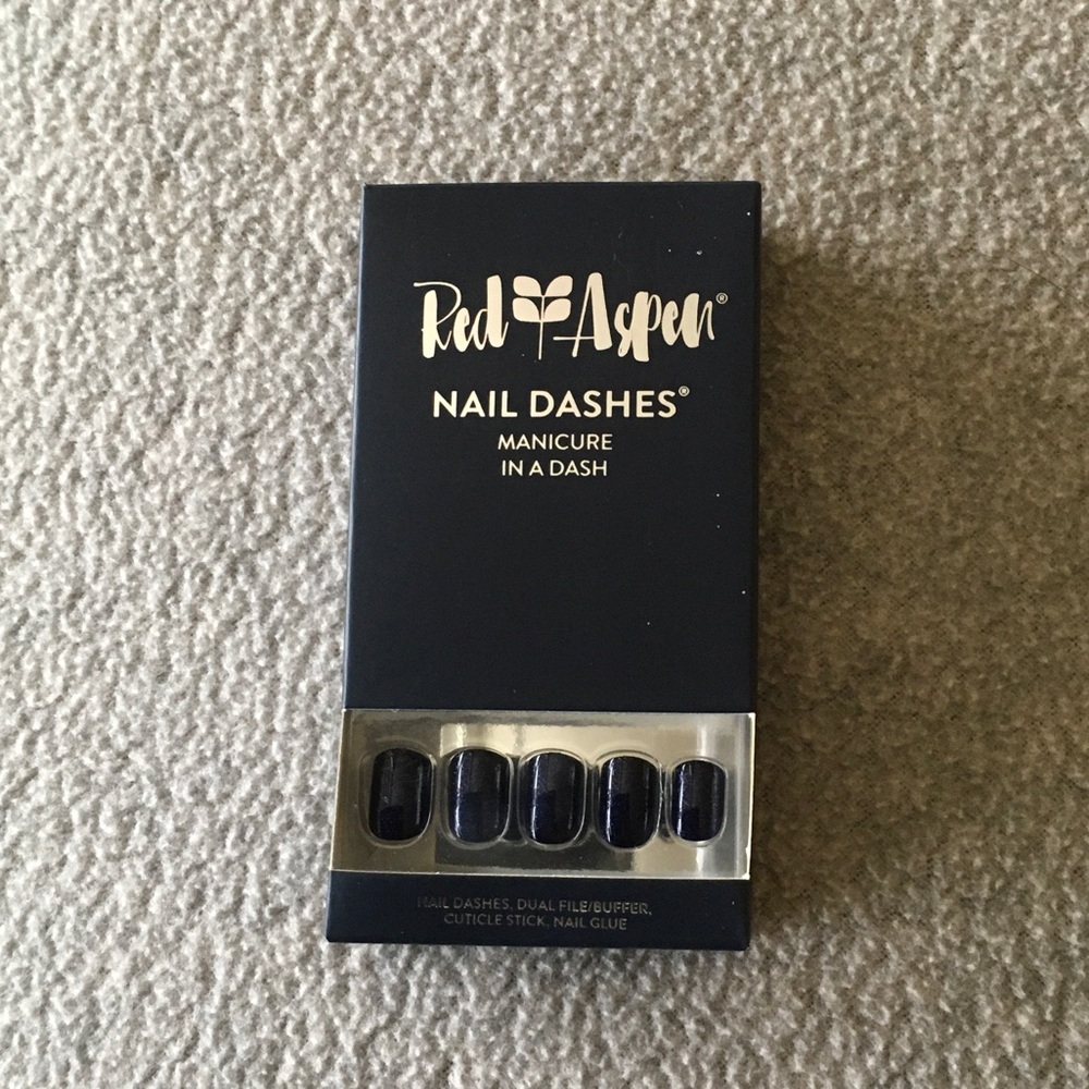 NWOT Red Aspen Nail Dashes
